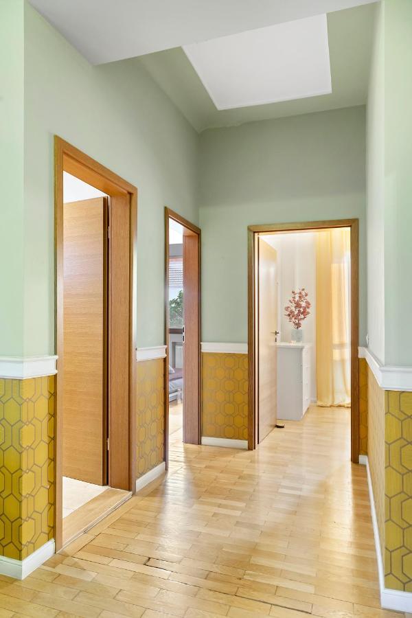 City Heart Retreat Elegant Apartment Bucharest Exterior photo