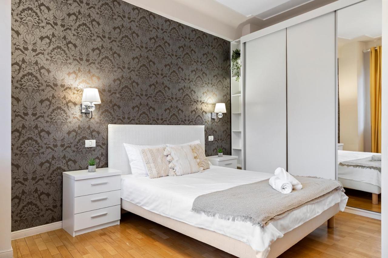 City Heart Retreat Elegant Apartment Bucharest Exterior photo