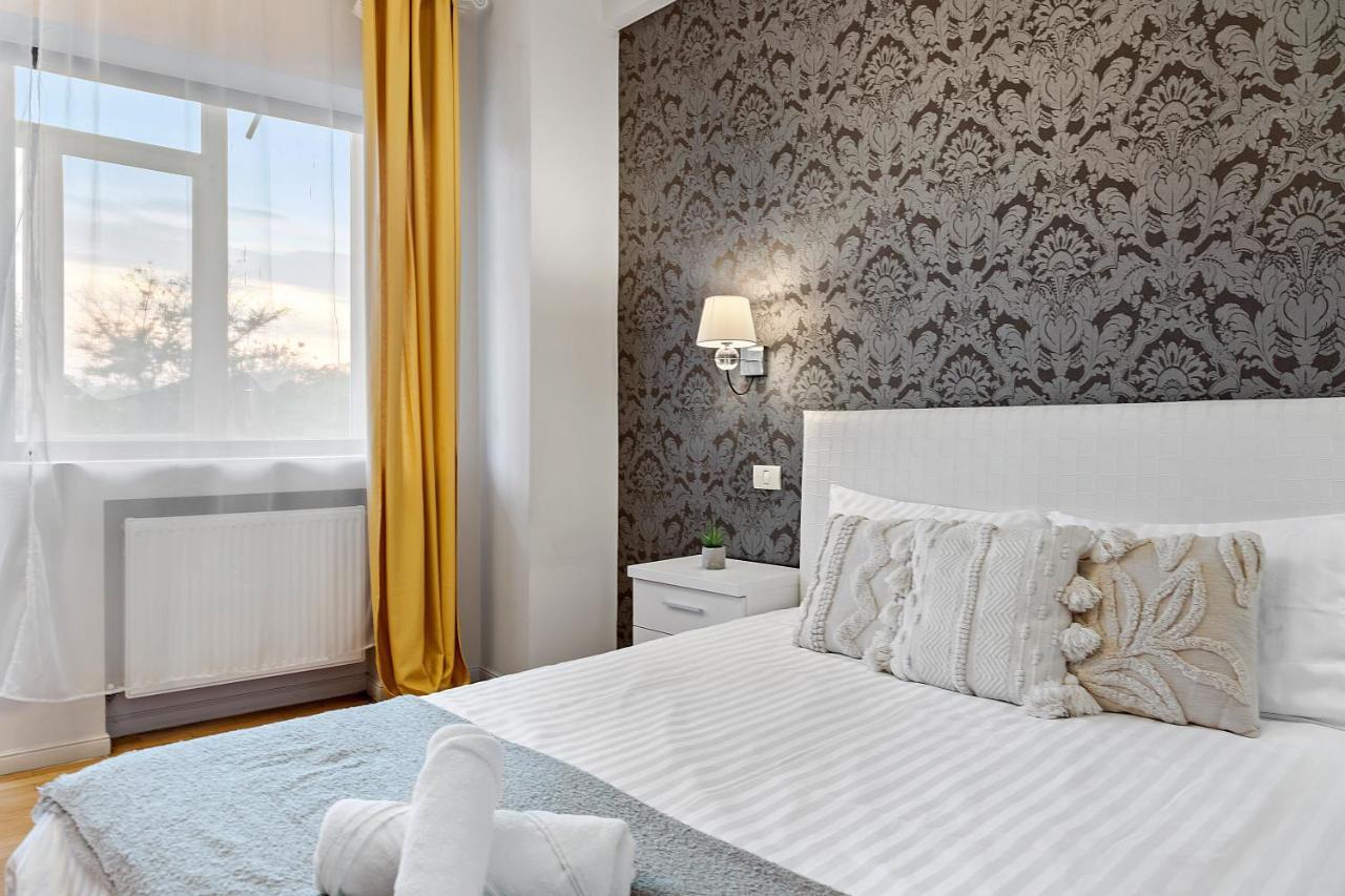 City Heart Retreat Elegant Apartment Bucharest Exterior photo